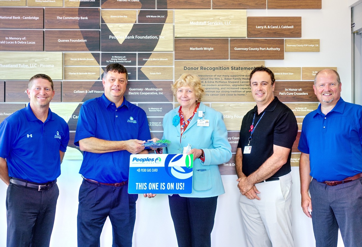 The Cambridge team gives gas cards to Southeastern Ohio Regional Medical Center